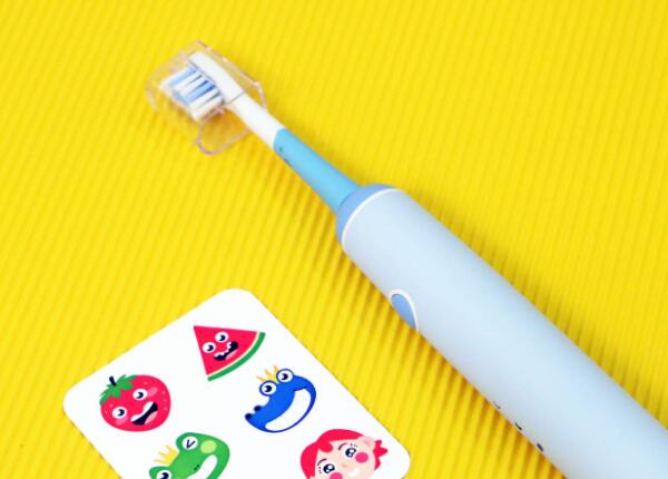 如何选购儿童电动牙刷？新手妈妈这4点必知
