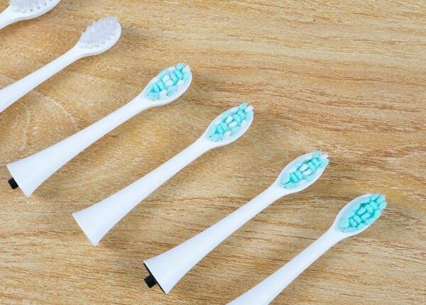 怎么选电动牙刷刷头类型？圆形刷头和扁形刷头挑选技巧