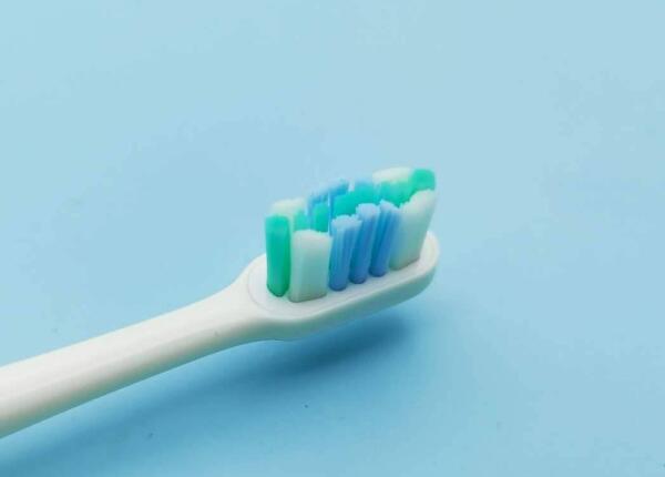 电动牙刷为什么刷头非常小？电动牙刷刷头小的两大原因