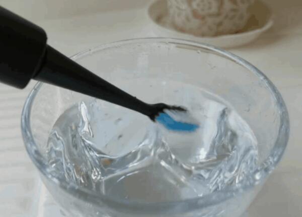 怎么样清洁电动牙刷头？电动牙刷刷头清洁两大方法