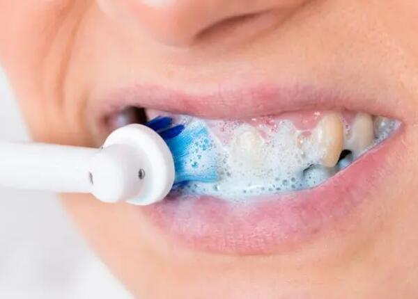电动牙刷当手动刷干净吗怎么用