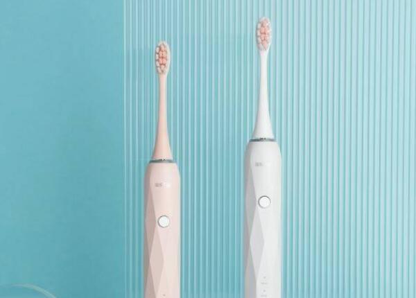 手提式电动牙刷怎么使用？电动牙刷的正确使用方法