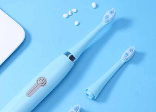 防水充电式牙刷怎么用？防水牙刷的正确使用方法与技巧