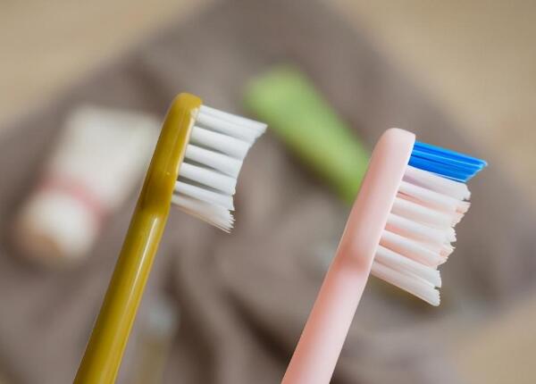 电动牙刷的通用刷头好吗？牙刷通用刷头选择与使用指南