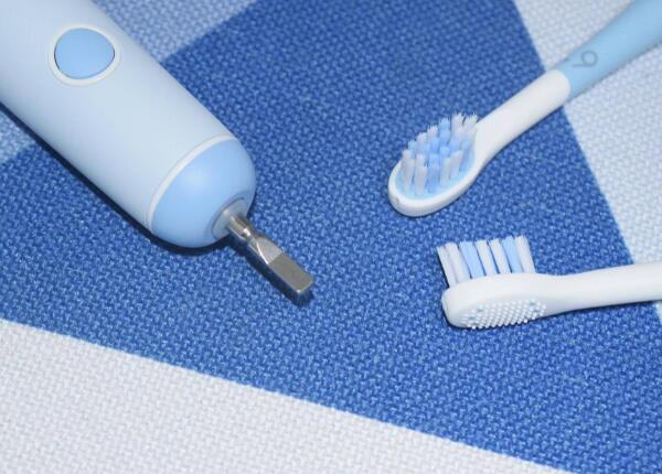 如何选择适合小学生的儿童电动牙刷？刷博士为您分享